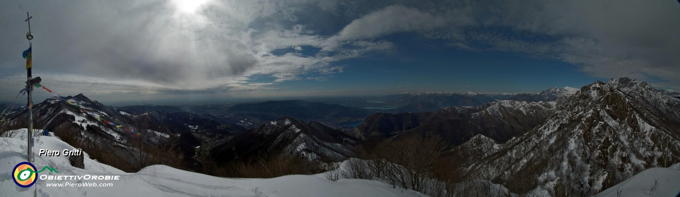 43...3 anni fa dalla Croce del Monte Ocone vista verso Monte Tesoro,Resegone,  laghi e pianura.jpg